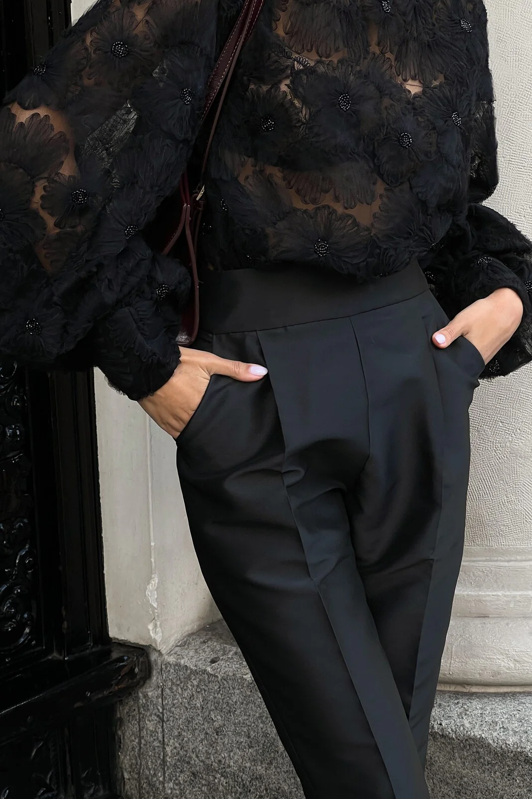 BLUSA TULE COMPRIDA PRETA COM FLORES - Image 6