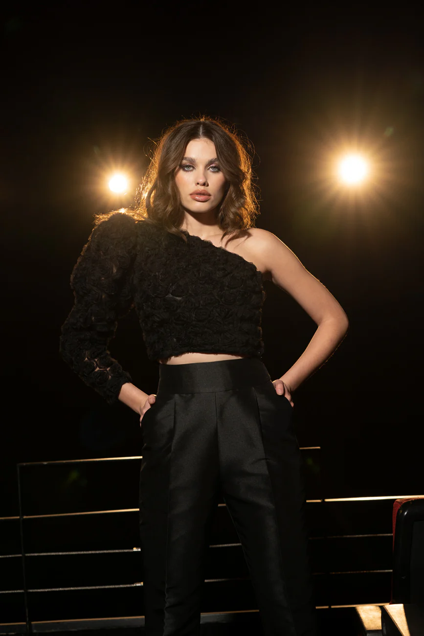 CALÇA PRETA ESTRUTURADA - Image 3