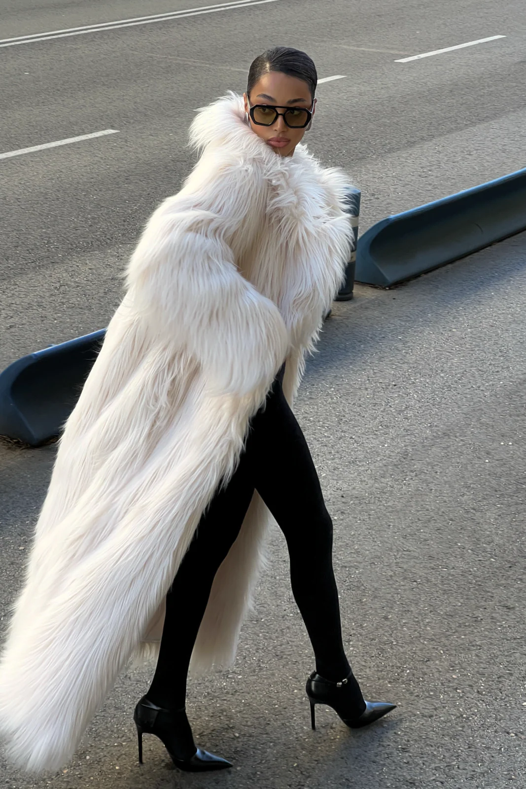 CASACO BRANCO DE PELO COMPRIDO - Image 3