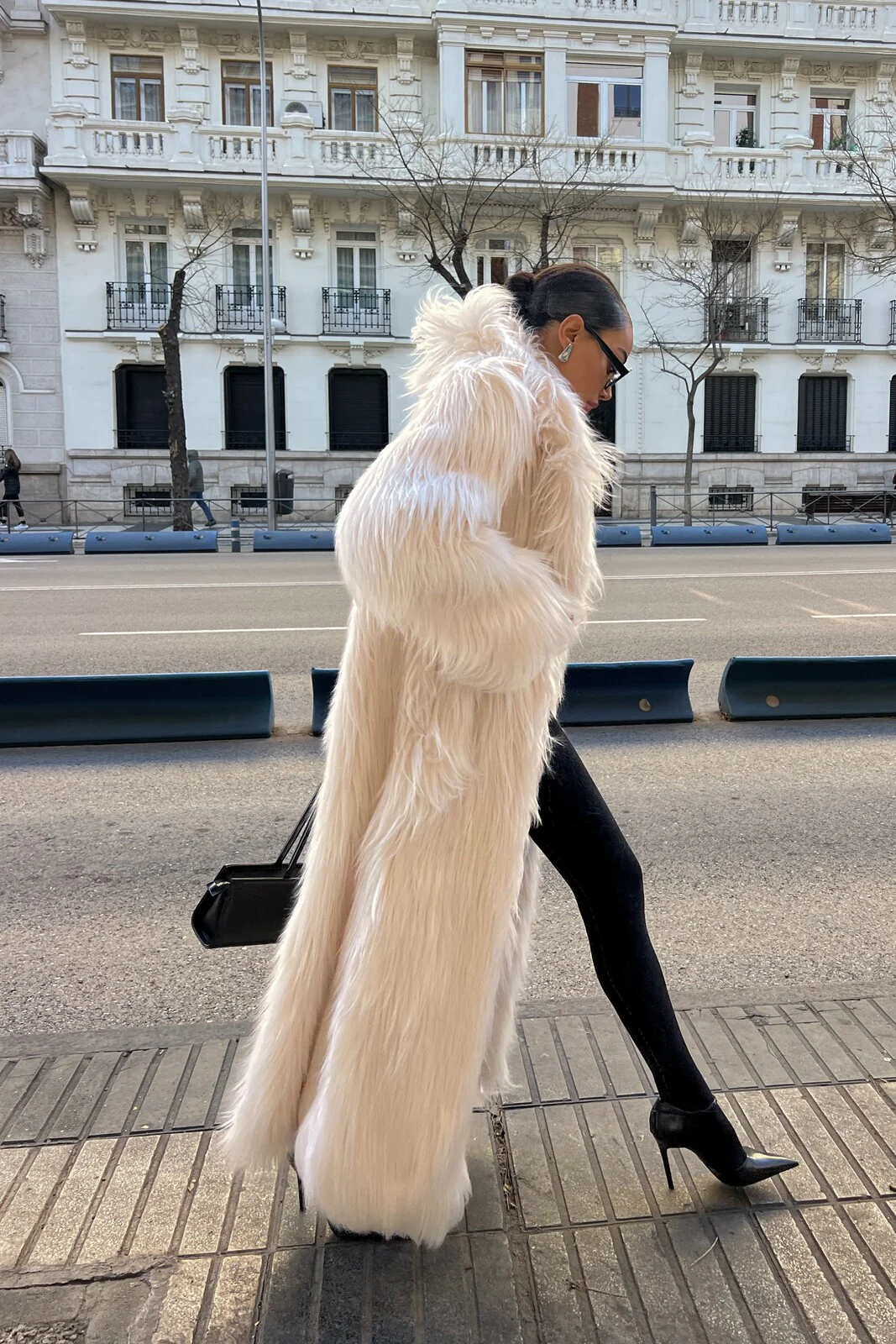 CASACO BRANCO DE PELO COMPRIDO - Image 5