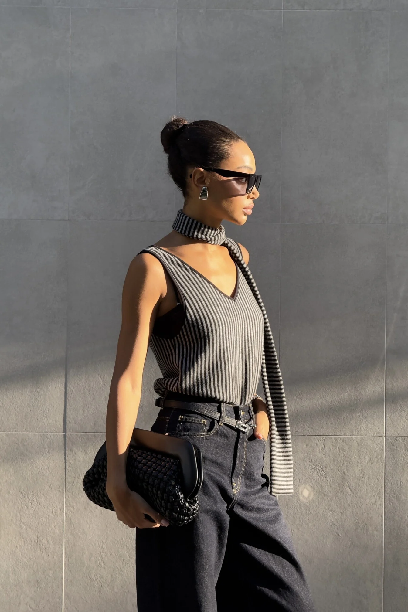 TOP CINZA RISCAS PRETAS - Image 4