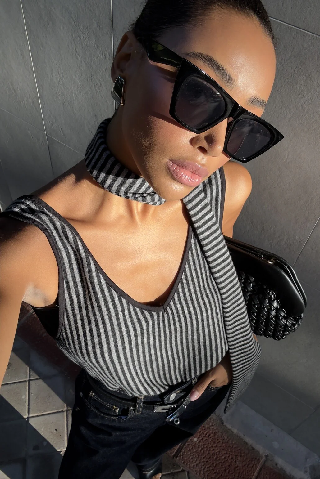 TOP CINZA RISCAS PRETAS - Image 7