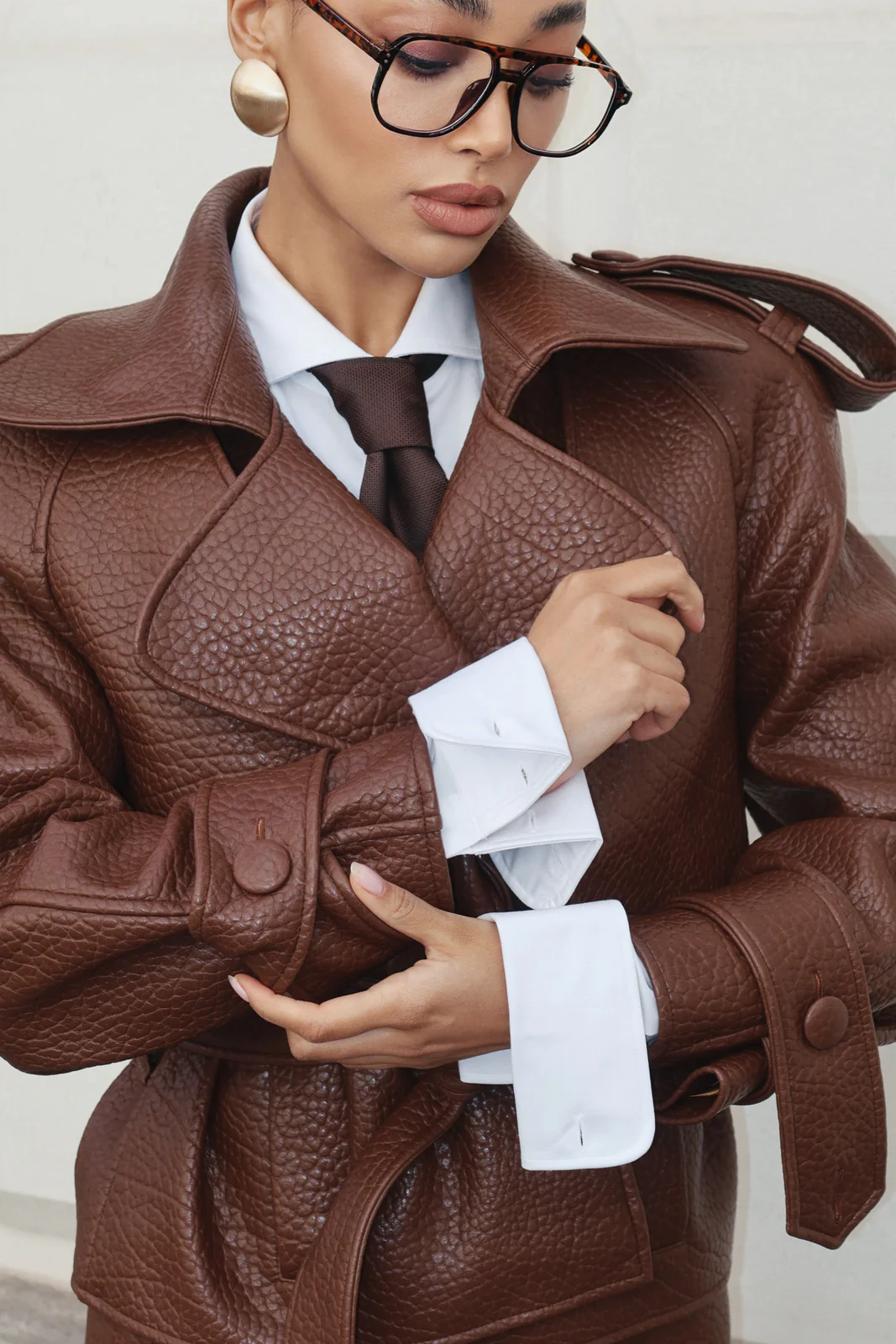 TRENCH CURTO CASTANHO - Image 4