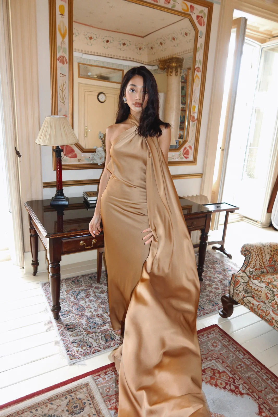 VESTIDO COMPRIDO CAMEL COM CAPA - Image 6