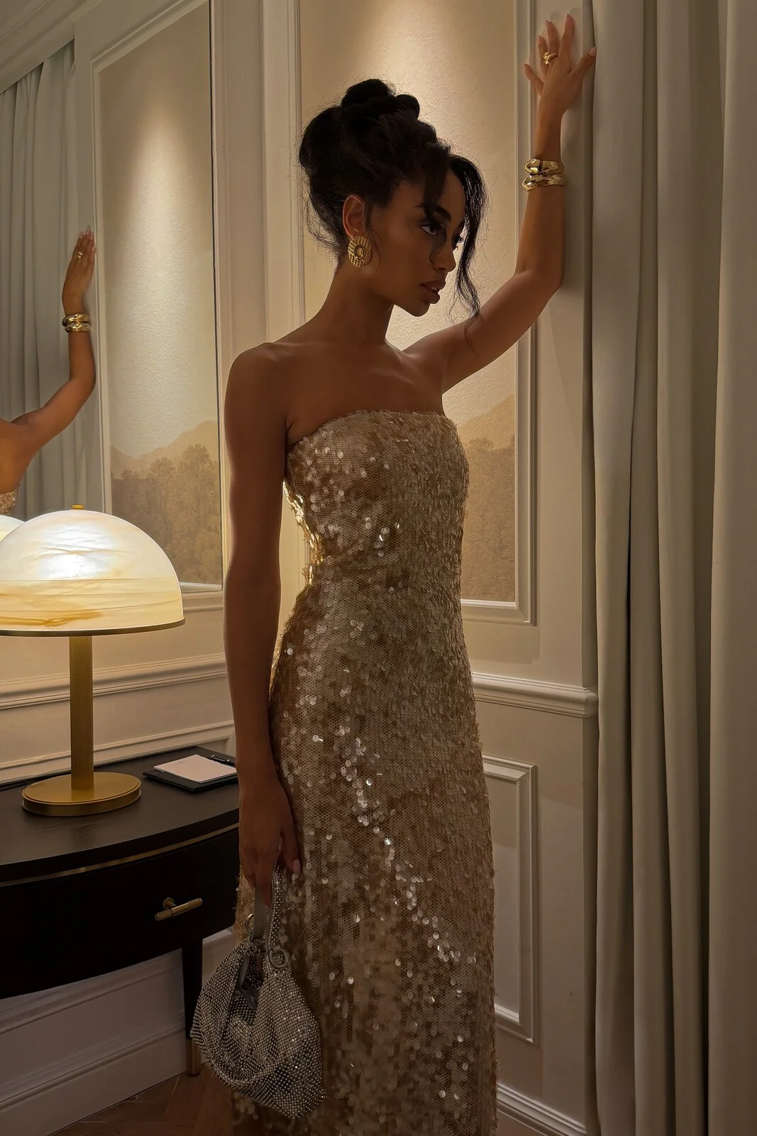 VESTIDO DOURADO DECOTE RETO - Image 8