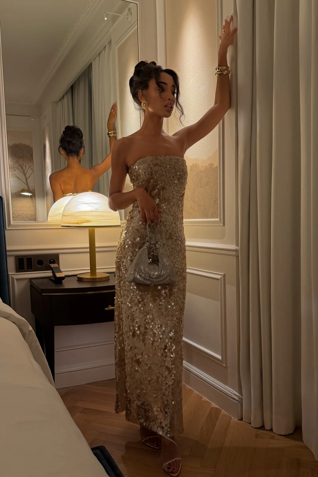 VESTIDO DOURADO DECOTE RETO - Image 9