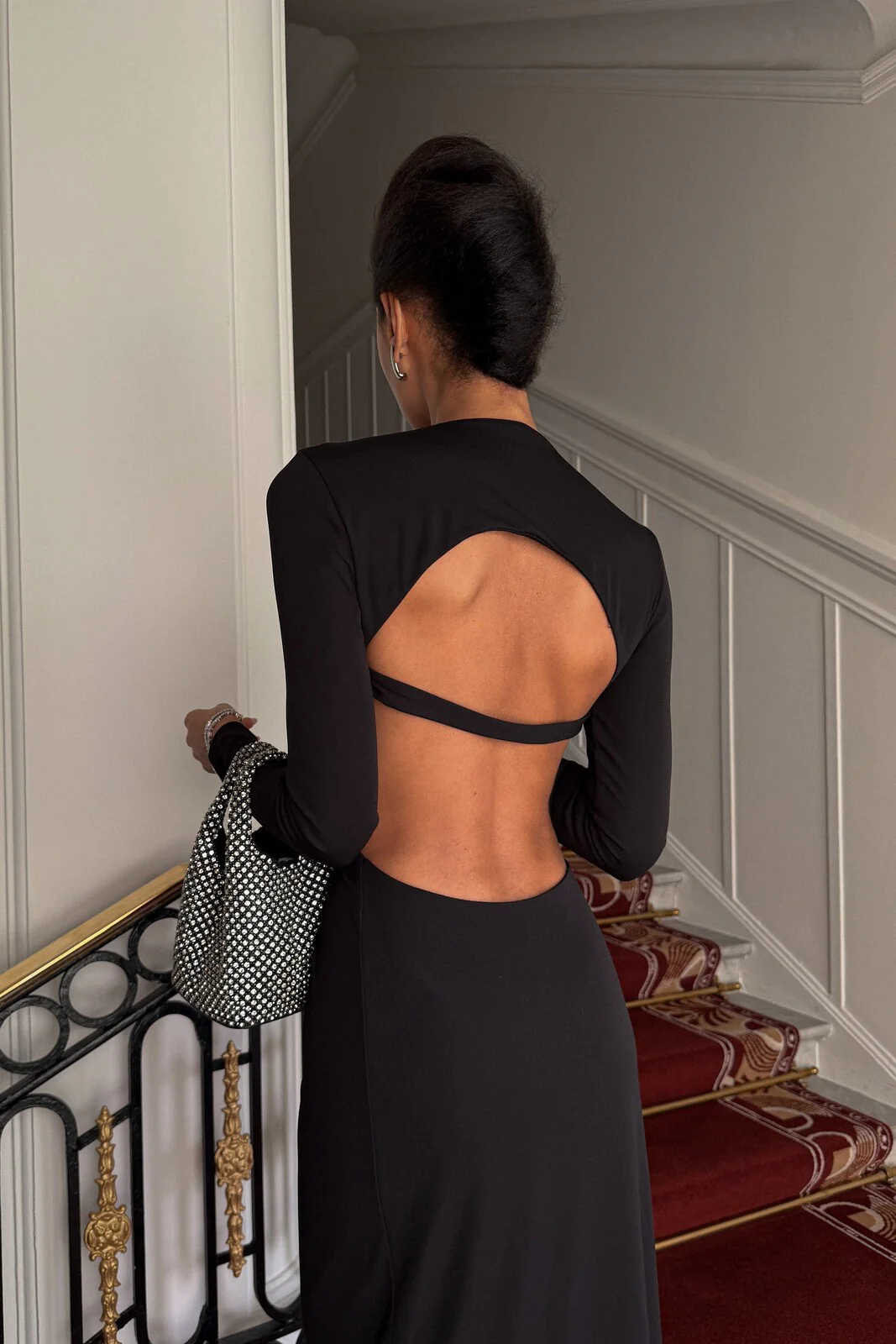 VESTIDO LONGO PRETO COM RECORTE E NÓ FRONTAL - Image 7