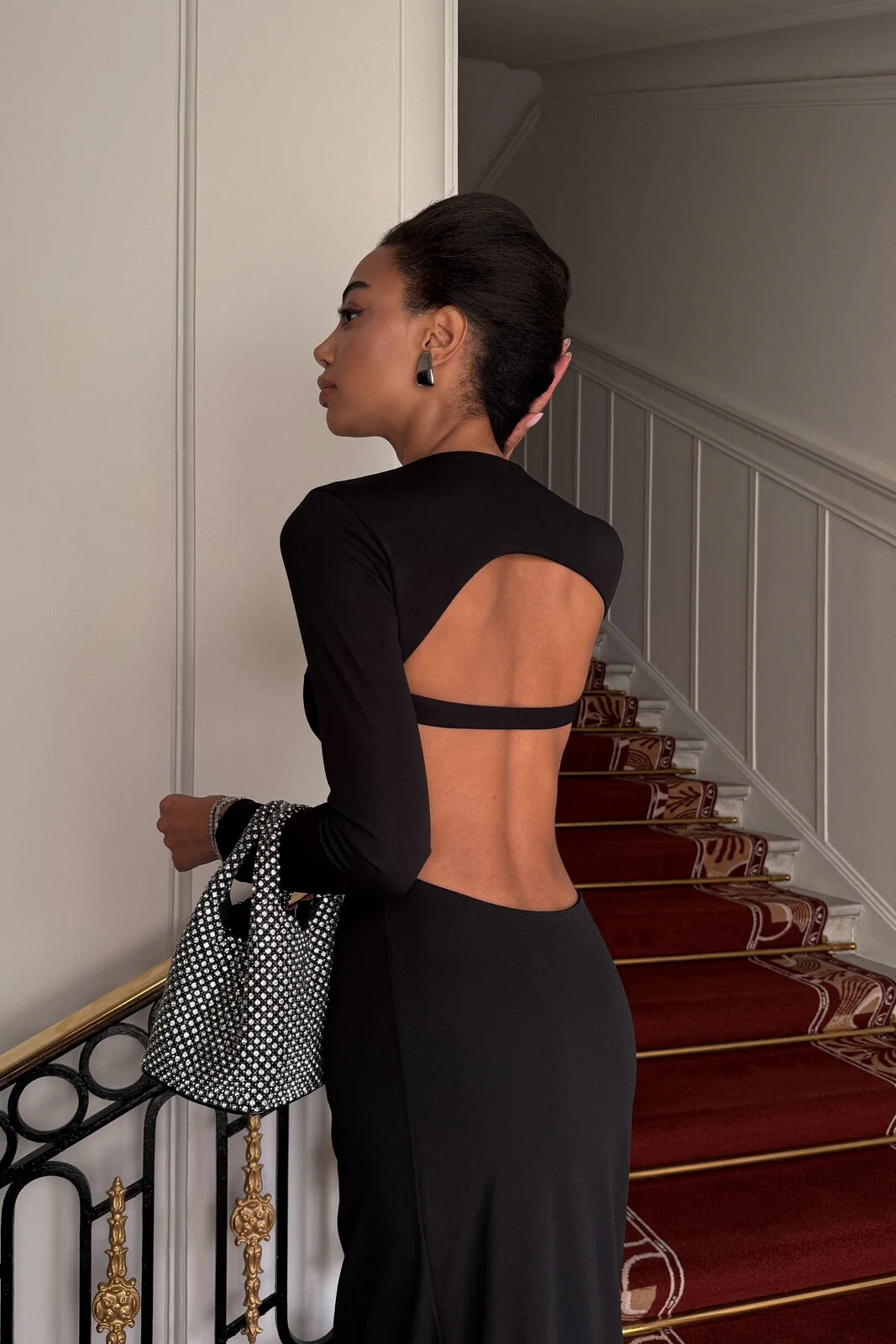 VESTIDO LONGO PRETO COM RECORTE E NÓ FRONTAL - Image 8