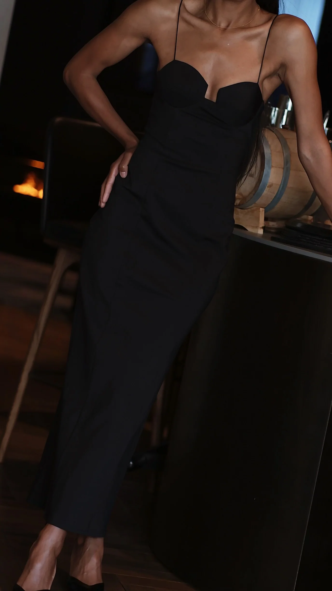 VESTIDO MIDI PRETO JUSTO COM ALÇA FINA - Image 4