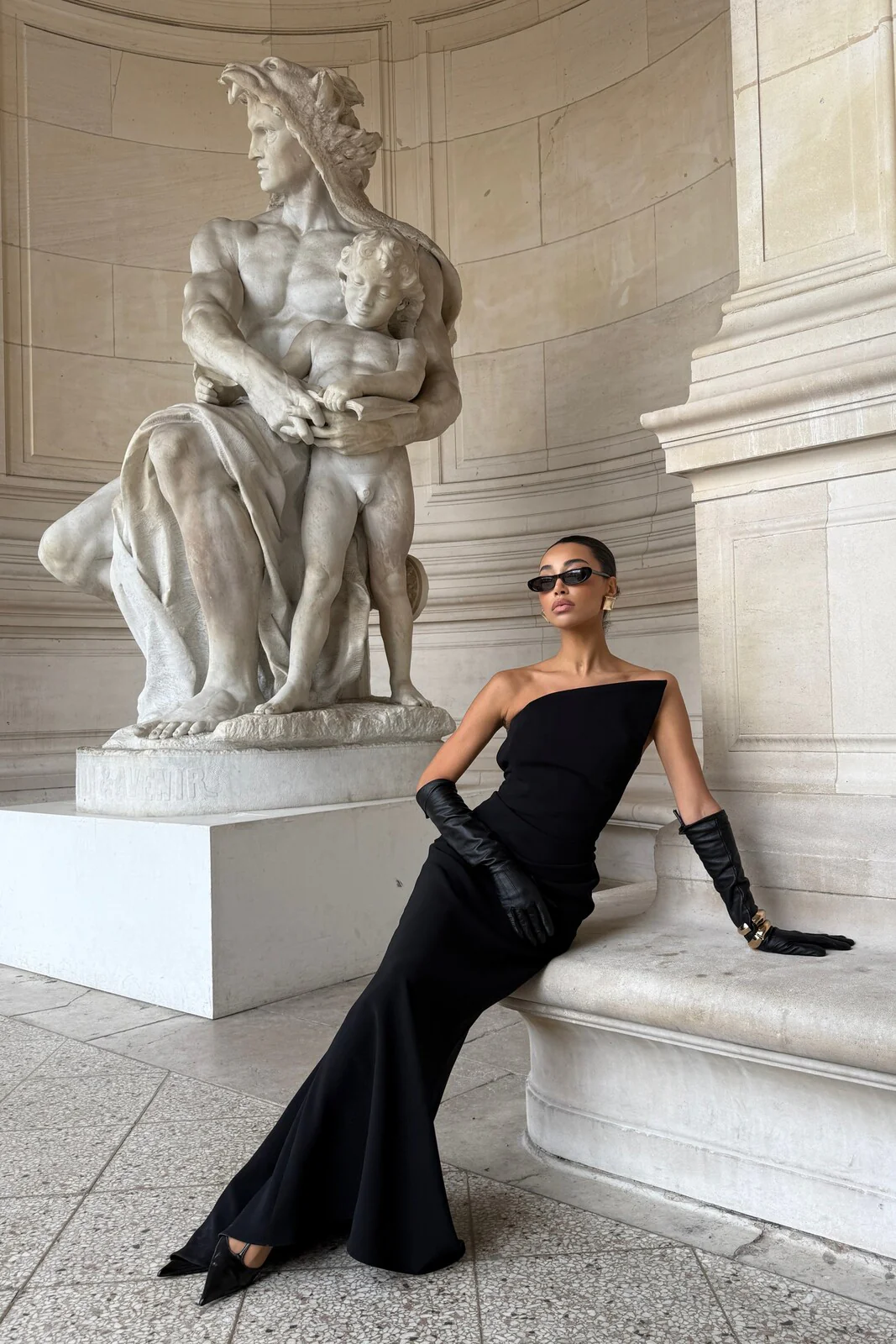 VESTIDO PRETO ASSIMÉTRICO - Image 11