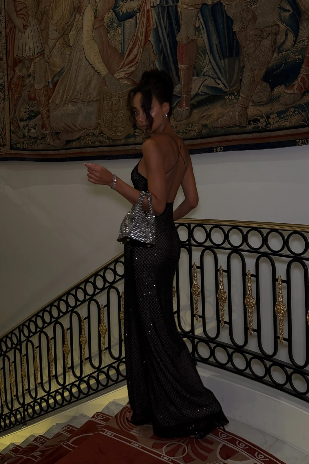 VESTIDO PRETO JUSTO DE LANTEJOULAS ALÇAS FINAS - Image 4