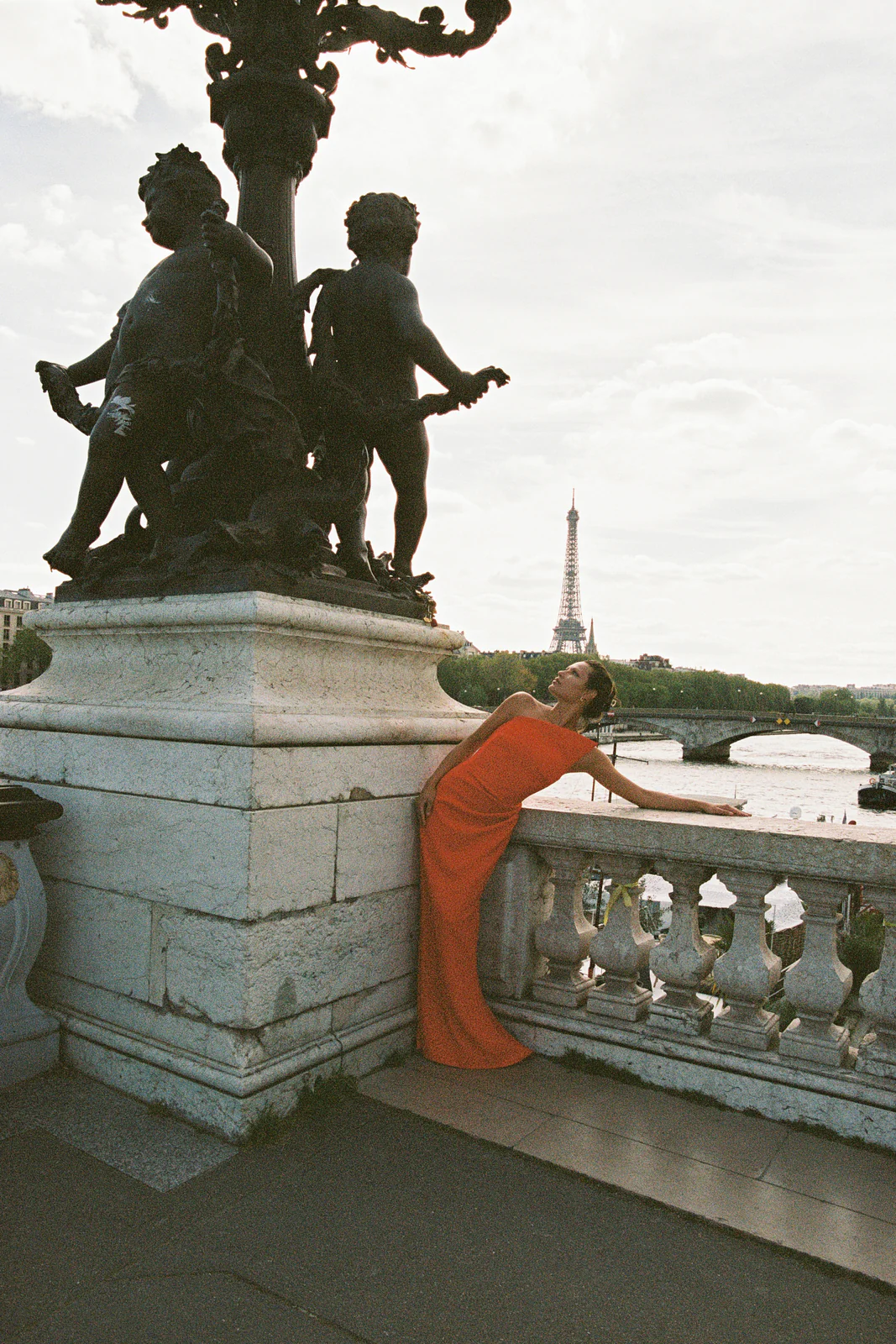 VESTIDO VERMELHO ASSIMÉTRICO - Image 10